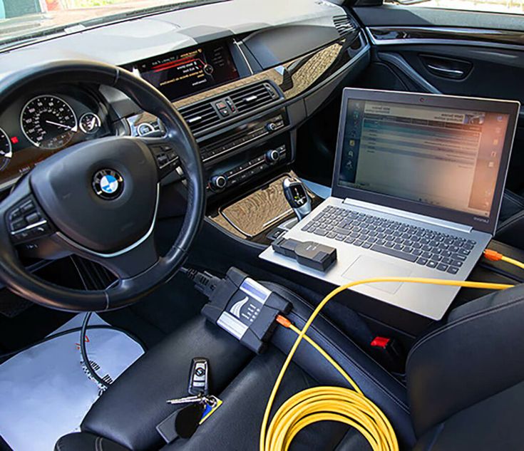 Diagnóstico electrónico con ordenador portátil
